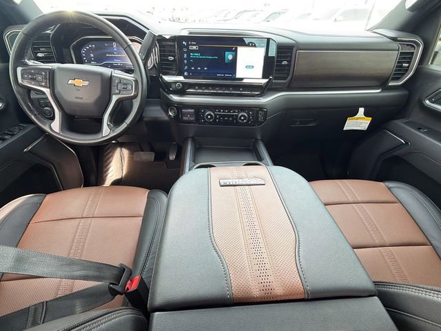 Used 2025 Chevrolet Silverado 3500 High Country w/ High Country Premium Package image 18