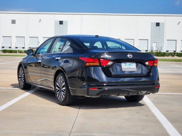 Used 2025 Nissan Altima 2.5 SV FWD image 7
