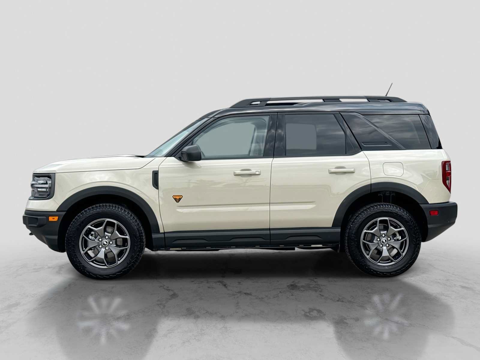 Certified 2024 Ford Bronco Sport Badlands w/ Premium Package AWD/4WD image 3
