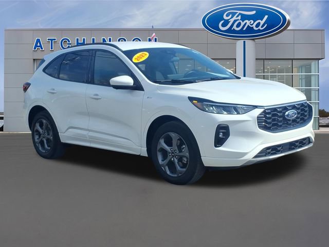 Certified 2023 Ford Escape ST-Line Select w/ Tech Pack #2 AWD/4WD image 4
