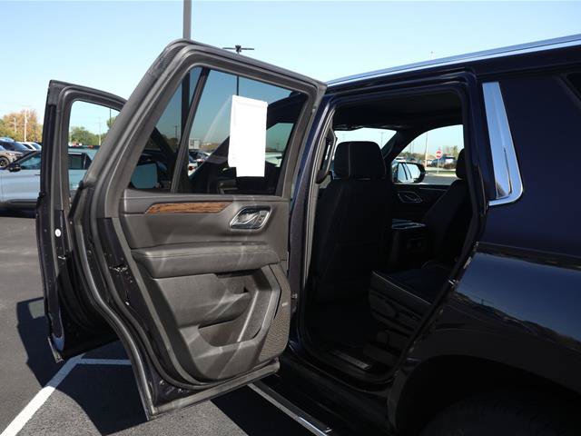 Used 2024 Chevrolet Tahoe Premier AWD/4WD image 25