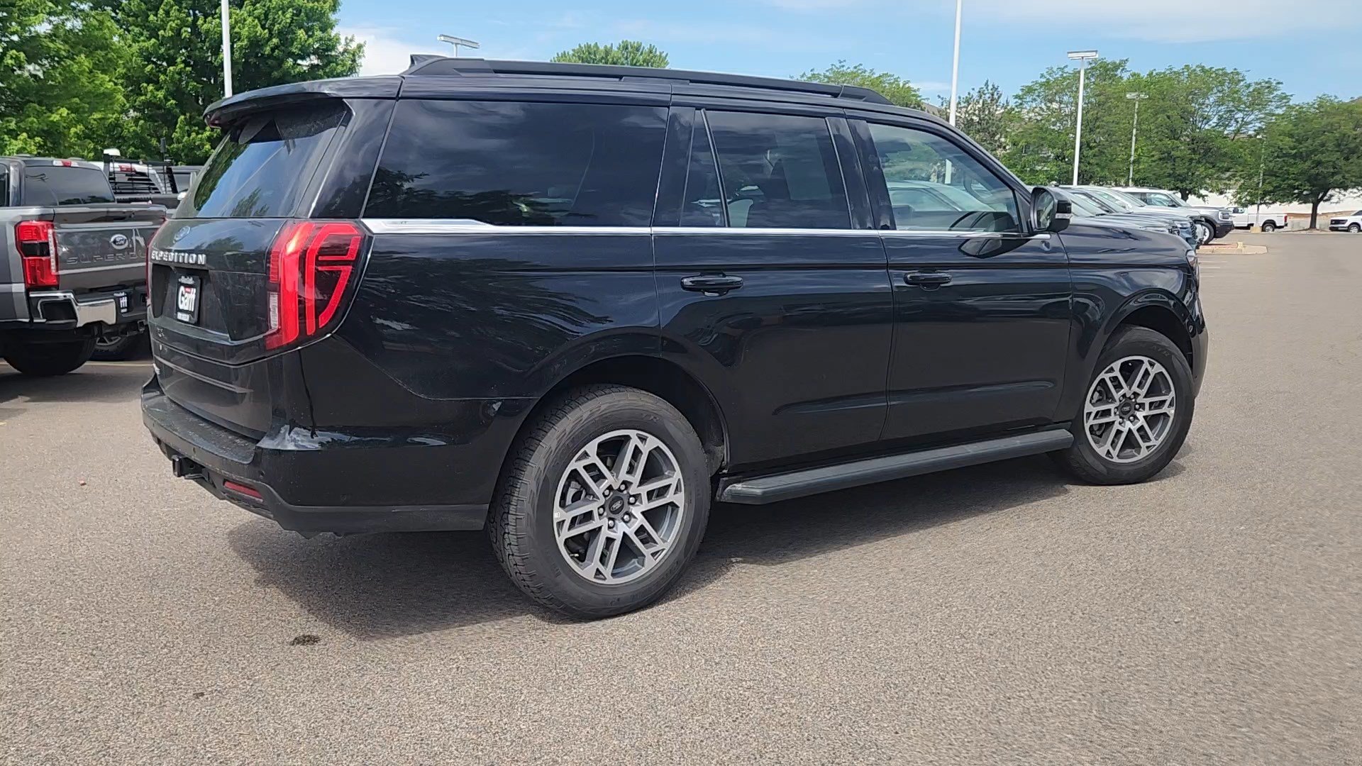 Certified 2025 Ford Expedition Active AWD/4WD image 6