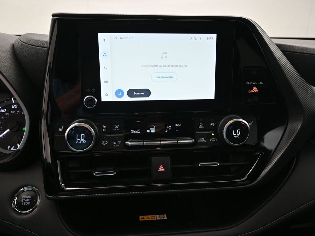 Used 2023 Toyota Highlander L image 16