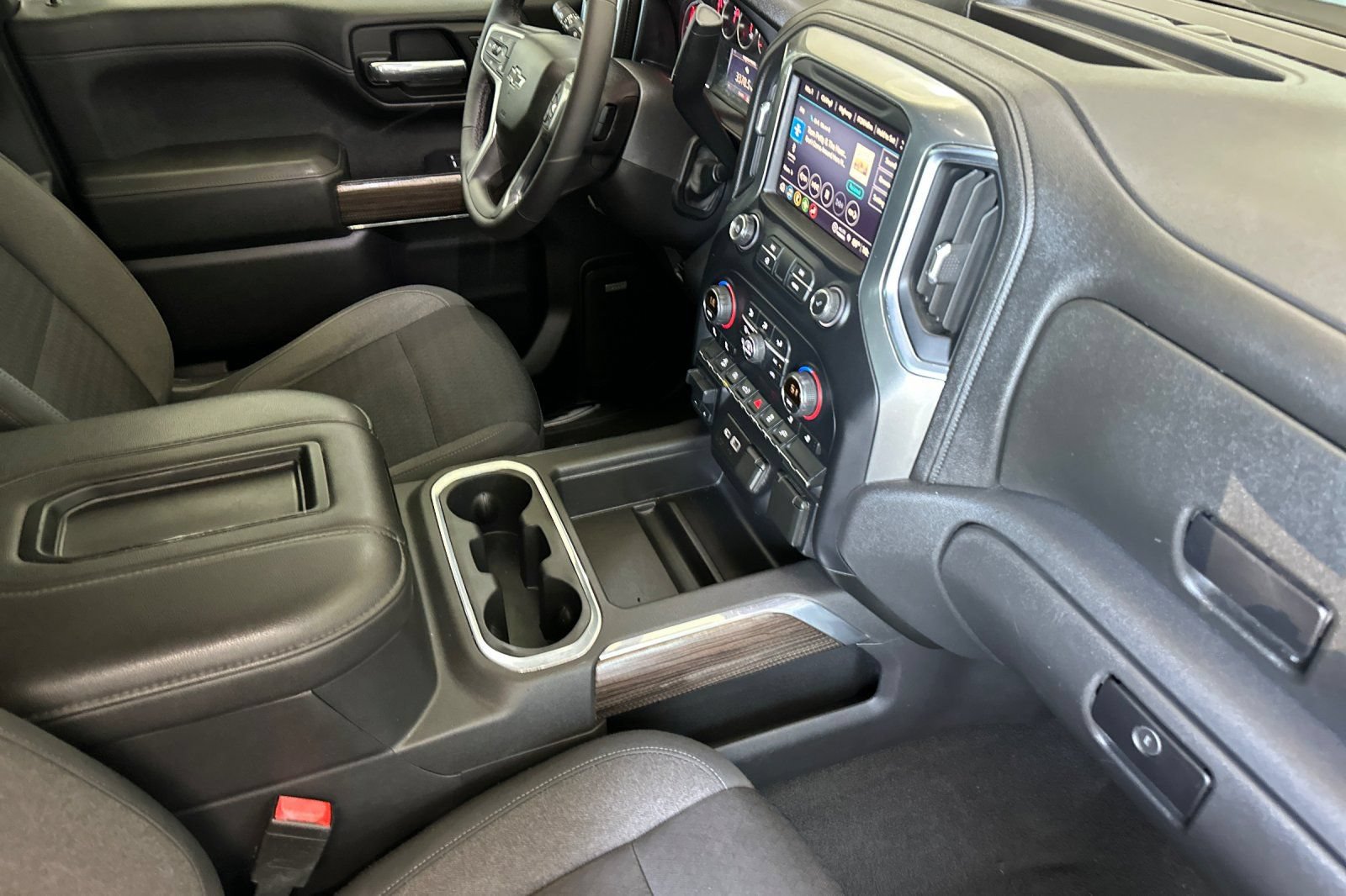 Used 2021 Chevrolet Silverado 1500 LT Trail Boss w/ Convenience Package II AWD/4WD image 15