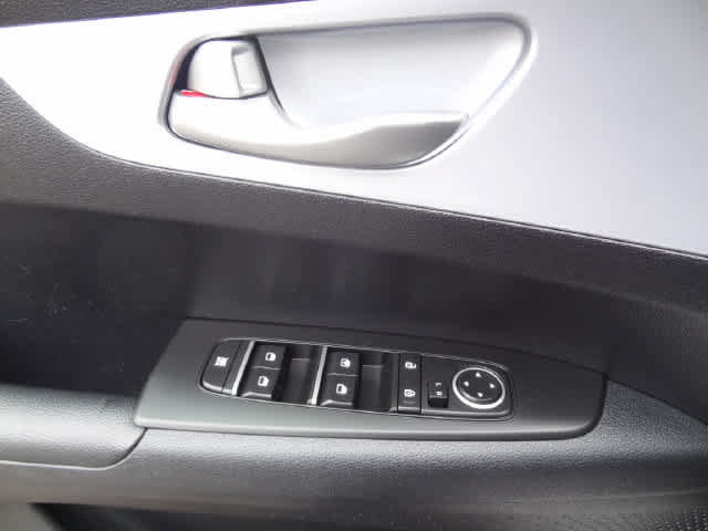 Used 2024 Kia Forte LXS FWD image 13