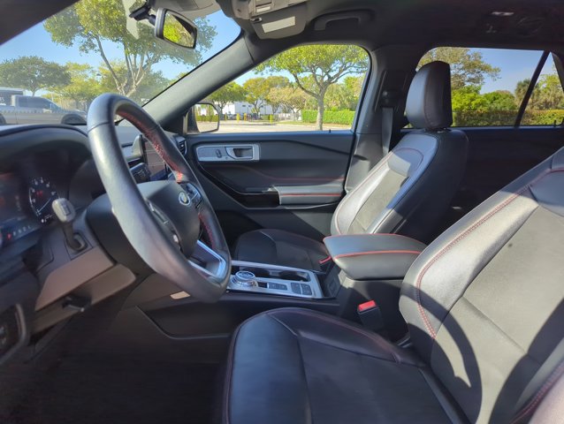 Certified 2023 Ford Explorer ST-Line w/ Class IV Trailer Tow Package image 17