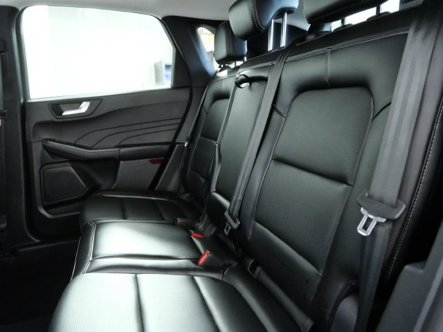 Certified 2025 Ford Escape Platinum AWD/4WD image 12