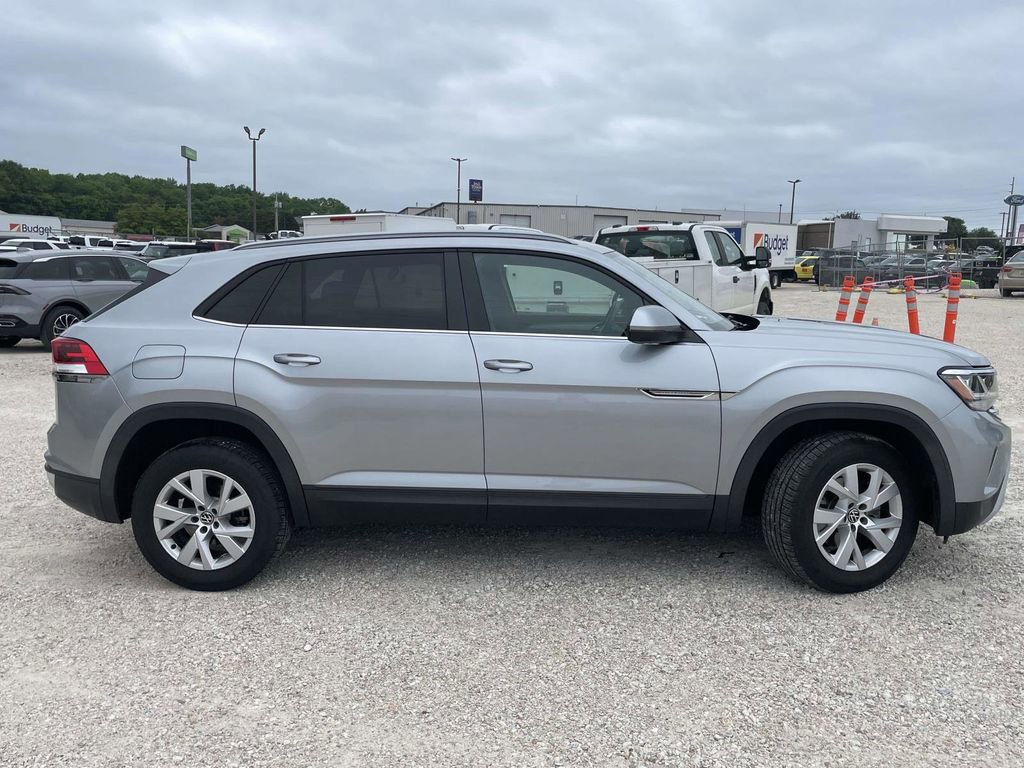 Used 2020 Volkswagen Atlas Cross Sport S FWD image 2