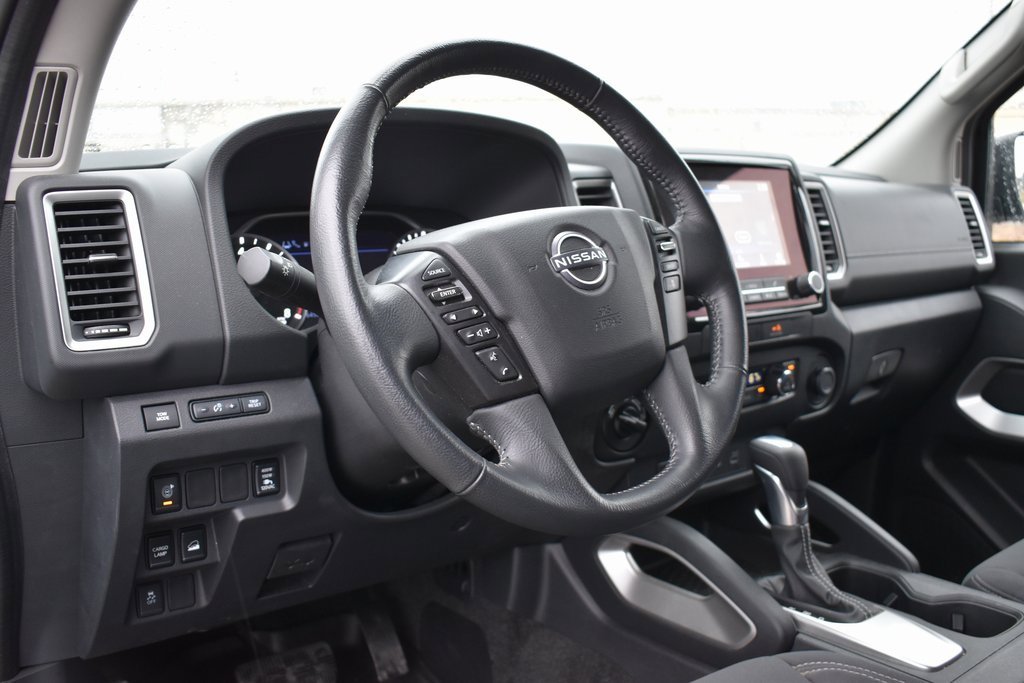 Used 2022 Nissan Frontier SV w/ Technology Package image 10