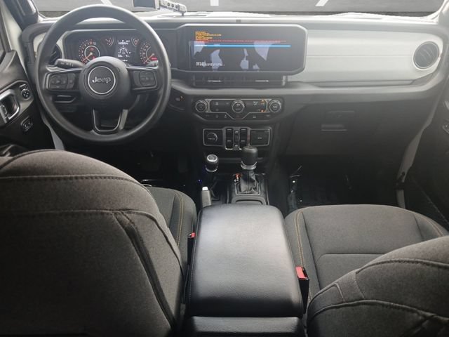 Used 2025 Jeep Gladiator Sport AWD/4WD image 21