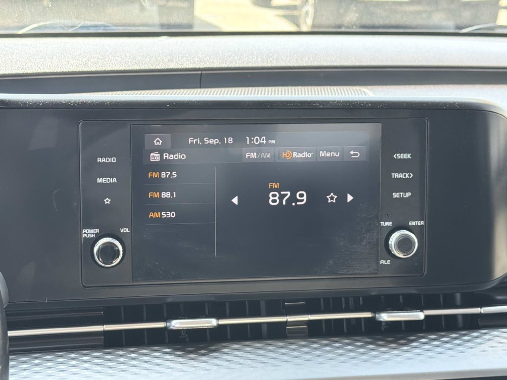 Used 2023 Kia Carnival LX FWD image 15