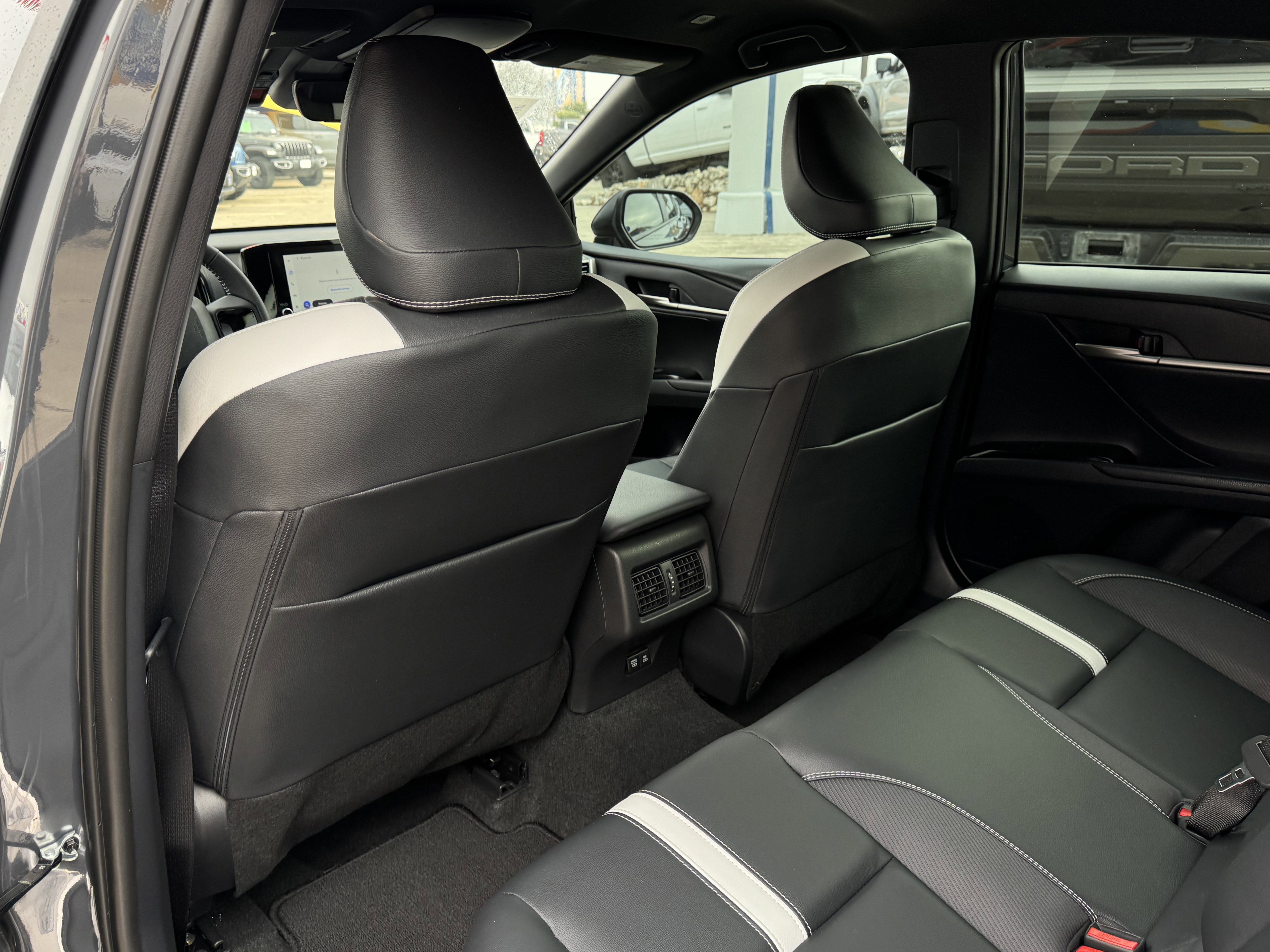 Used 2025 Toyota Camry LE image 12