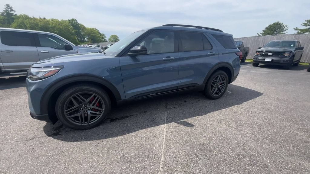 Certified 2025 Ford Explorer ST AWD/4WD image 16