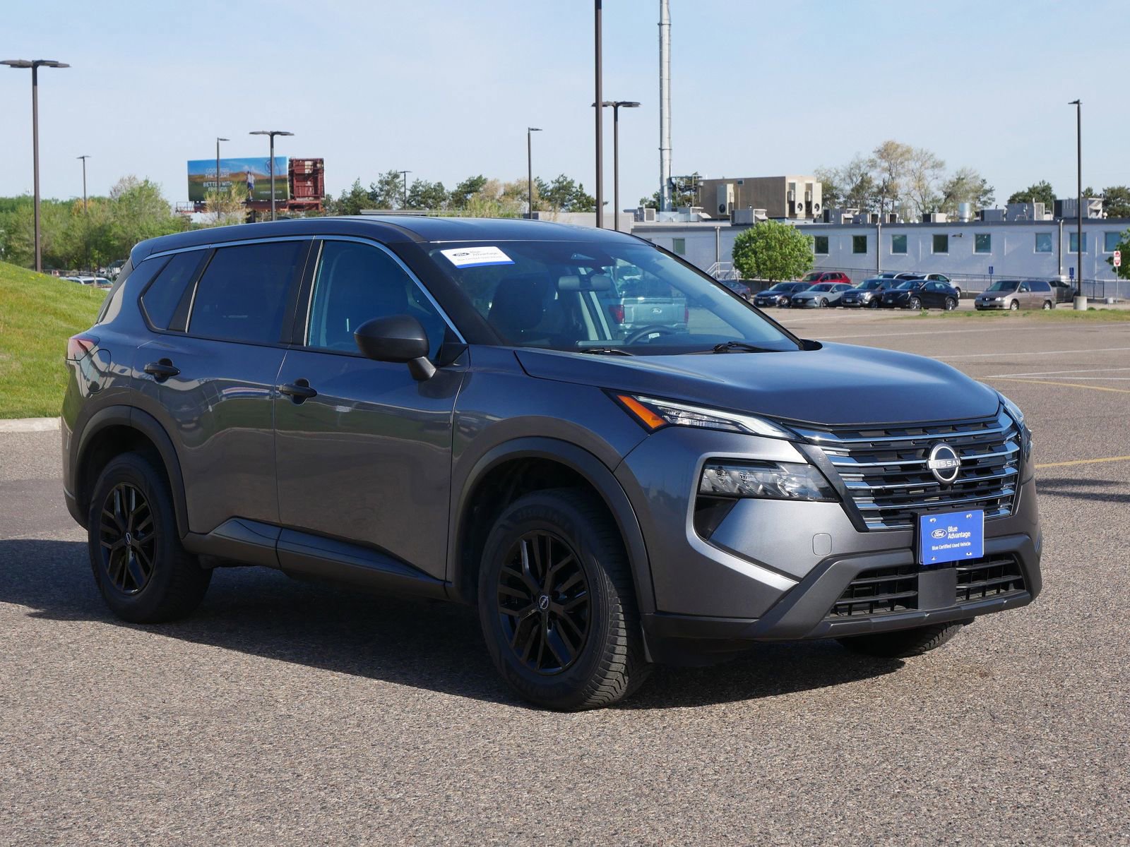 Used 2024 Nissan Rogue S AWD/4WD image 9