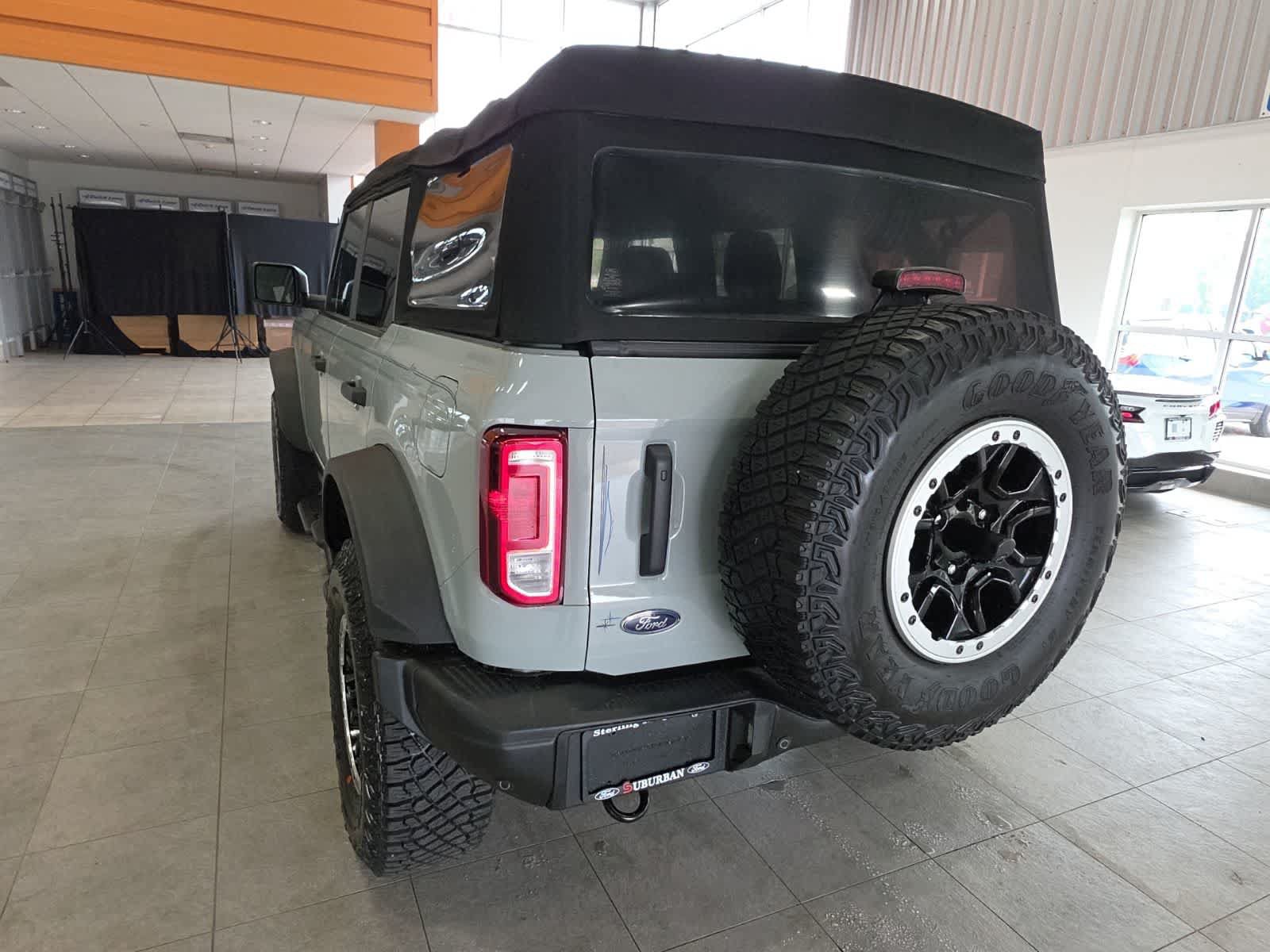 Certified 2022 Ford Bronco Black Diamond w/ Sasquatch Package AWD/4WD image 12