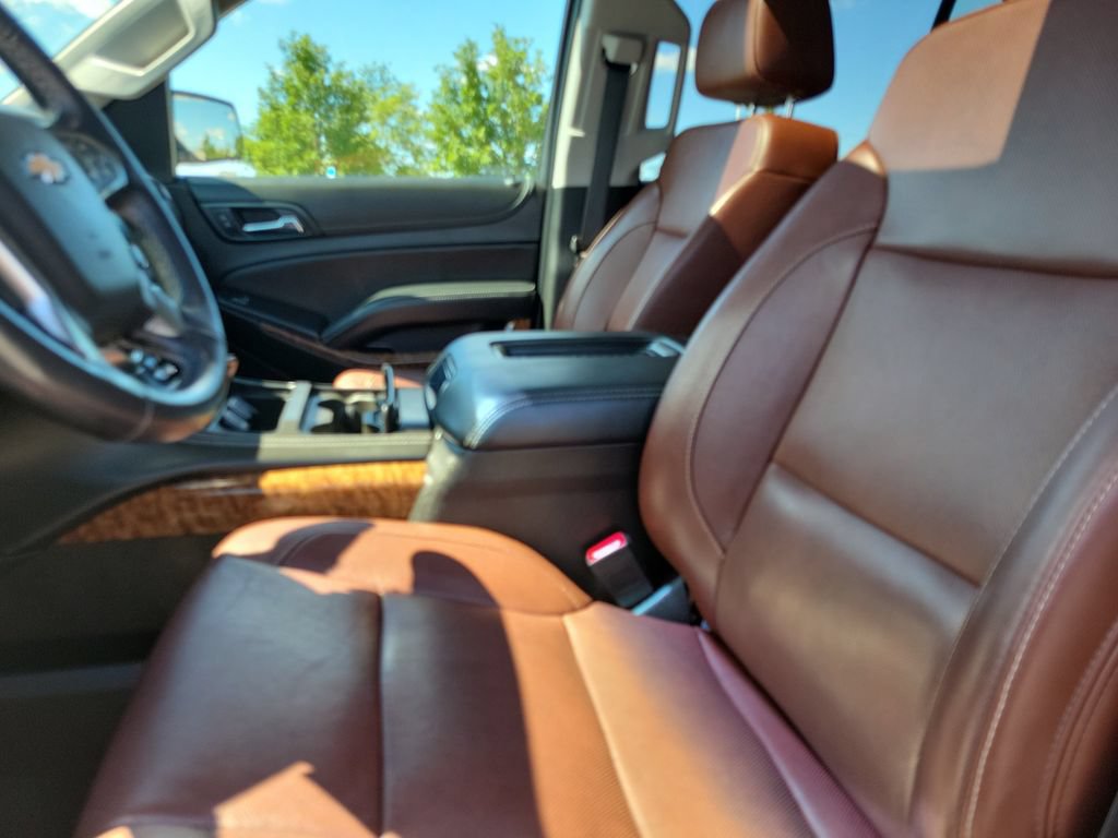 Used 2020 Chevrolet Suburban Premier w/ Premier Plus Edition AWD/4WD image 22
