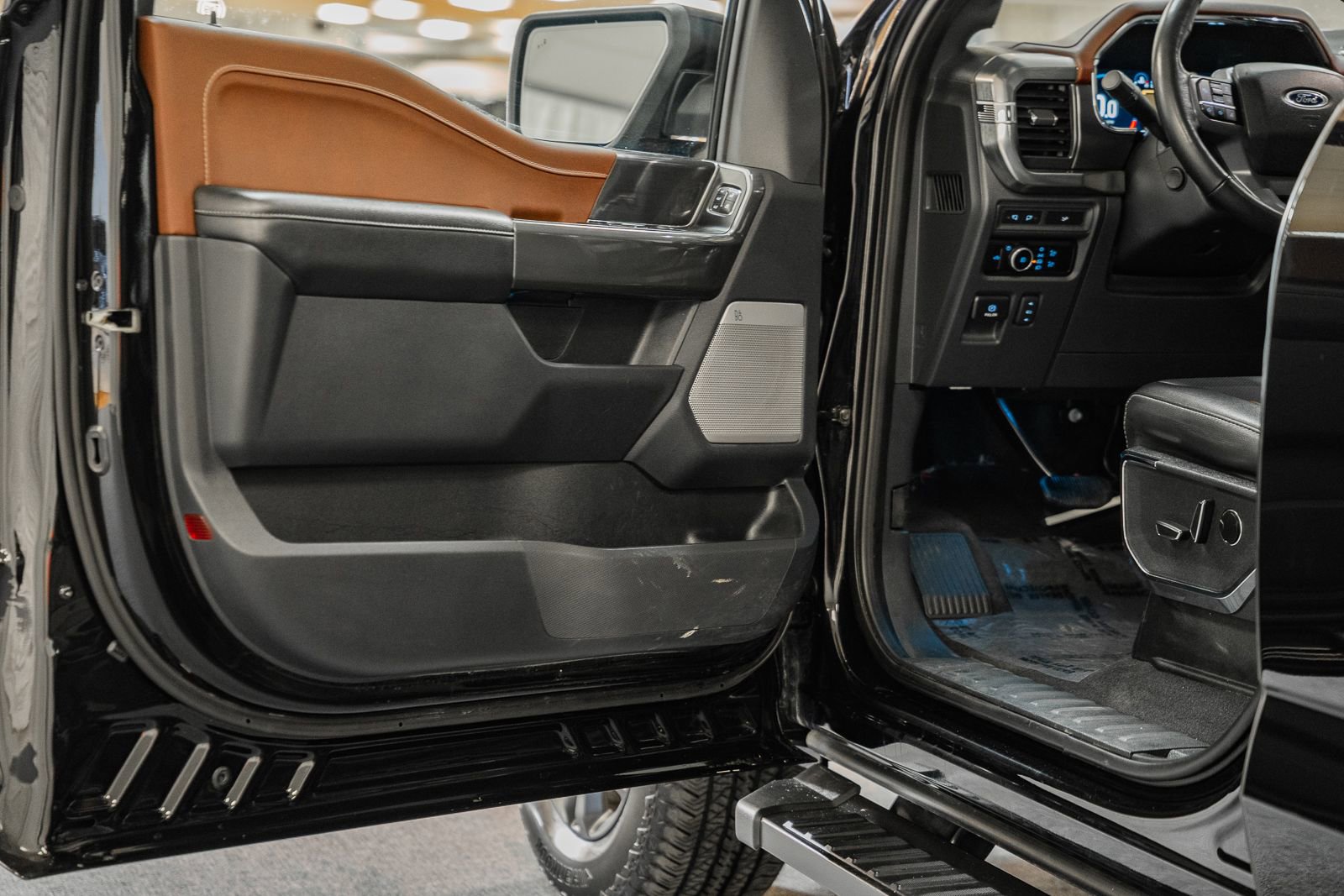 Certified 2023 Ford F150 Lariat w/ Equipment Group 502A High image 48