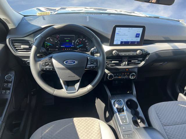 Certified 2022 Ford Escape SE w/ Cold Weather Package AWD/4WD image 14
