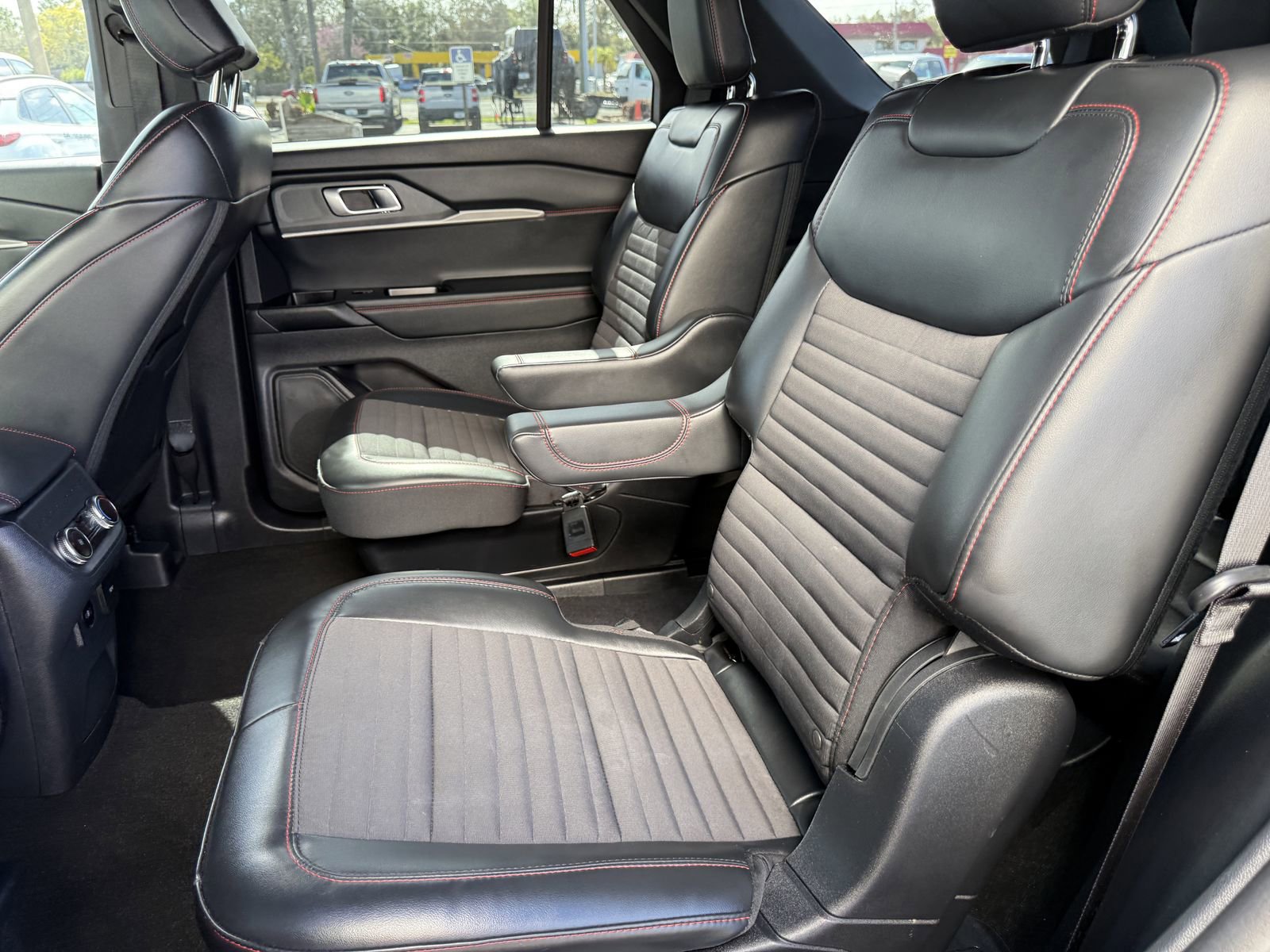 Certified 2025 Ford Explorer ST-Line image 16