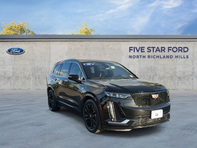 Used 2021 Cadillac XT6 Premium Luxury w/ LPO, ONYX Package FWD image 2