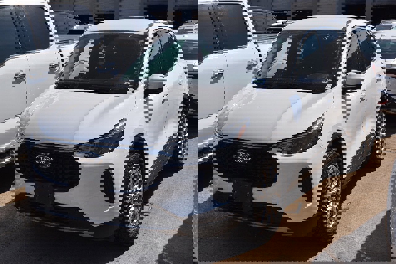 Certified 2023 Ford Escape Active w/ Tech Pack #2 image 2