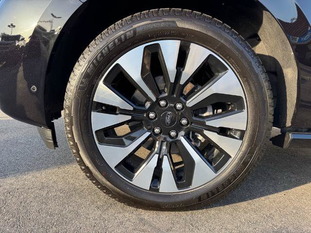 Certified 2025 Ford Expedition Max Platinum w/ Driver's Package AWD/4WD image 26
