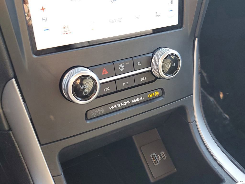 Certified 2022 Ford Edge SEL w/ Convenience Package image 18