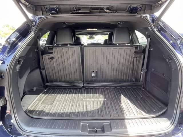 Used 2022 Toyota Highlander XSE AWD/4WD image 37