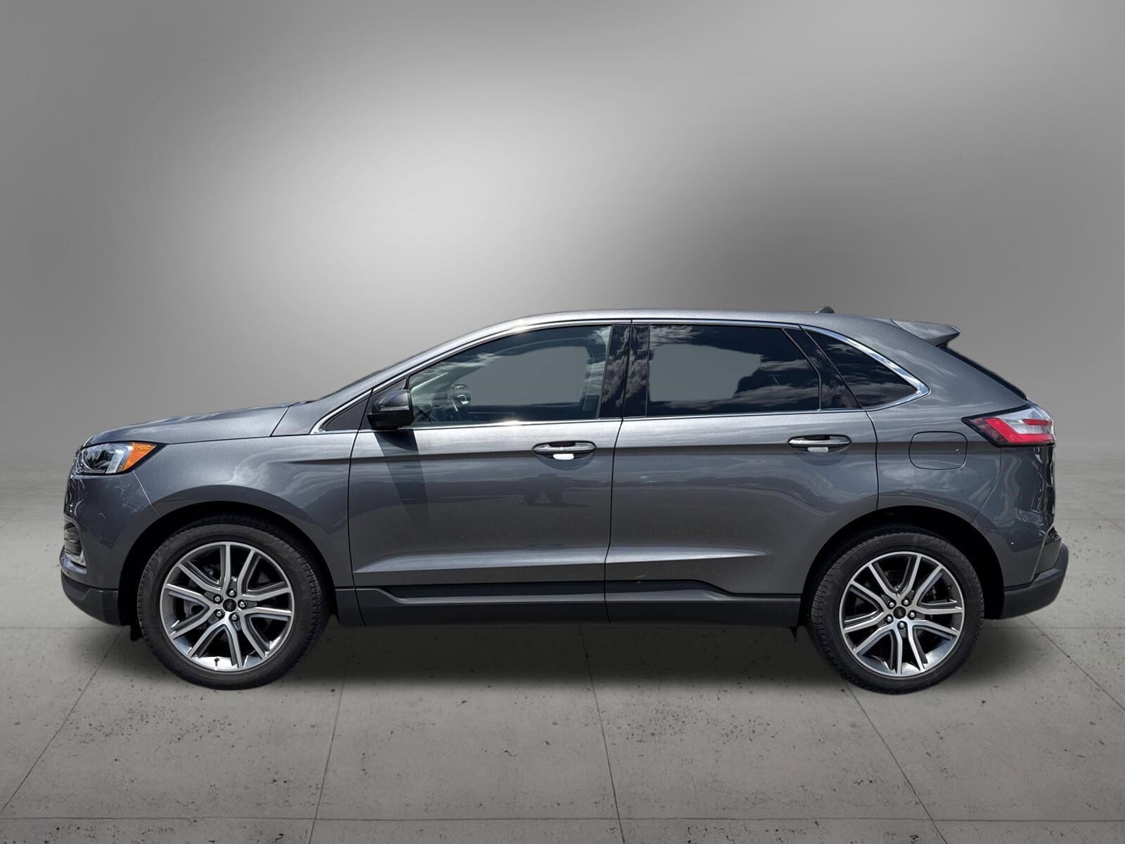 Certified 2024 Ford Edge Titanium w/ Equipment Group 301A AWD/4WD image 2