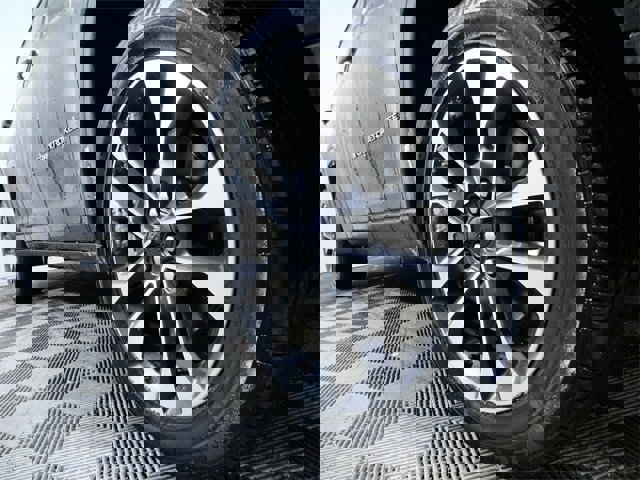 Used 2021 Jeep Grand Cherokee L Overland w/ Advanced Protech Group III image 7