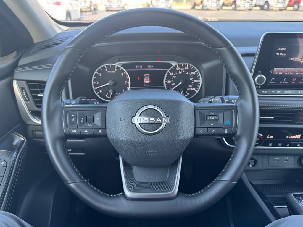 Used 2025 Nissan Rogue SV FWD image 8