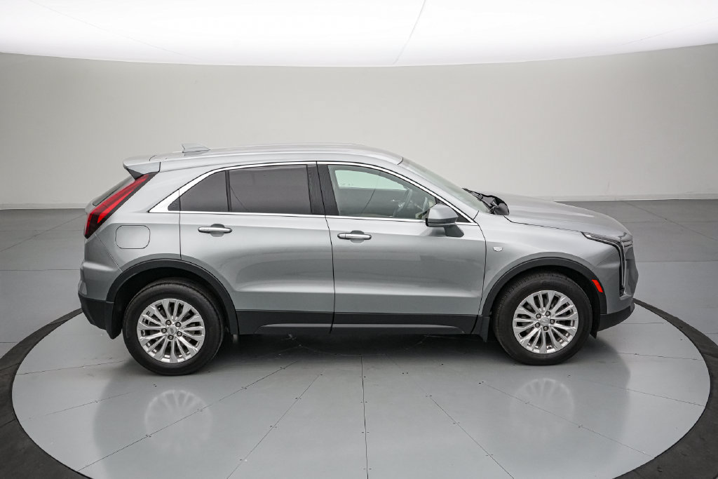 Used 2024 Cadillac XT4 Luxury w/ LPO, Floor Liner Package AWD/4WD image 3