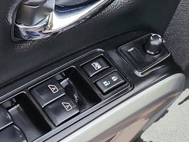 Used 2024 Nissan Titan SV w/ Accessory Utility Package AWD/4WD image 16