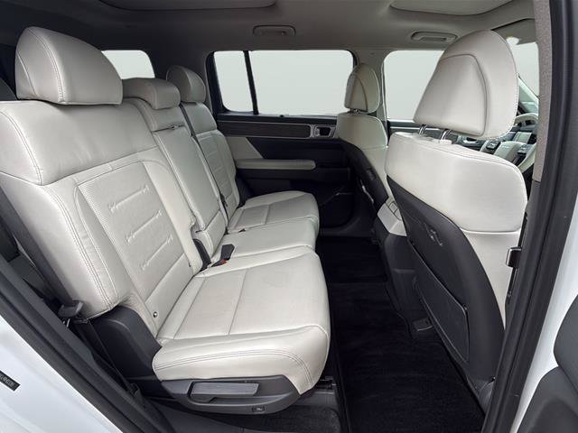 Used 2024 Hyundai Santa Fe Limited AWD/4WD image 15