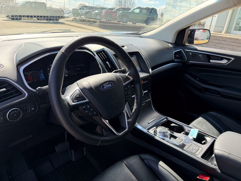 Certified 2019 Ford Edge Titanium w/ Equipment Group 301A image 9