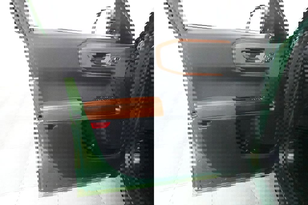 Certified 2025 Ford Bronco Sport Outer Banks w/ Outer Banks Tech Package+ AWD/4WD image 24