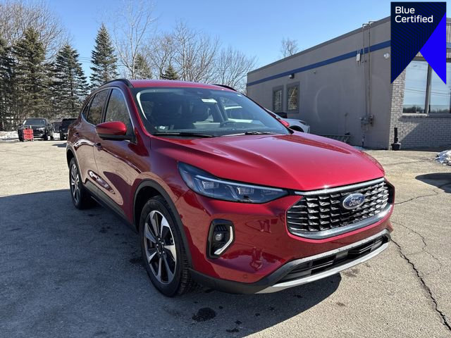 Certified 2023 Ford Escape Platinum w/ Class II Trailer Tow Package image 1