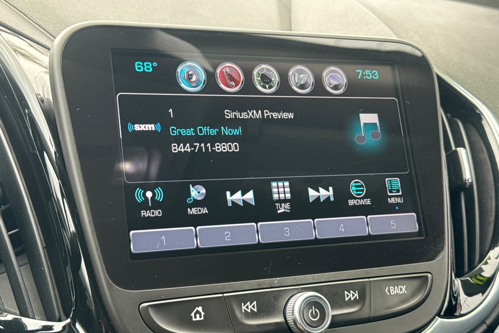 Used 2017 Chevrolet Volt Premier w/ Driver Confidence II Package FWD image 15