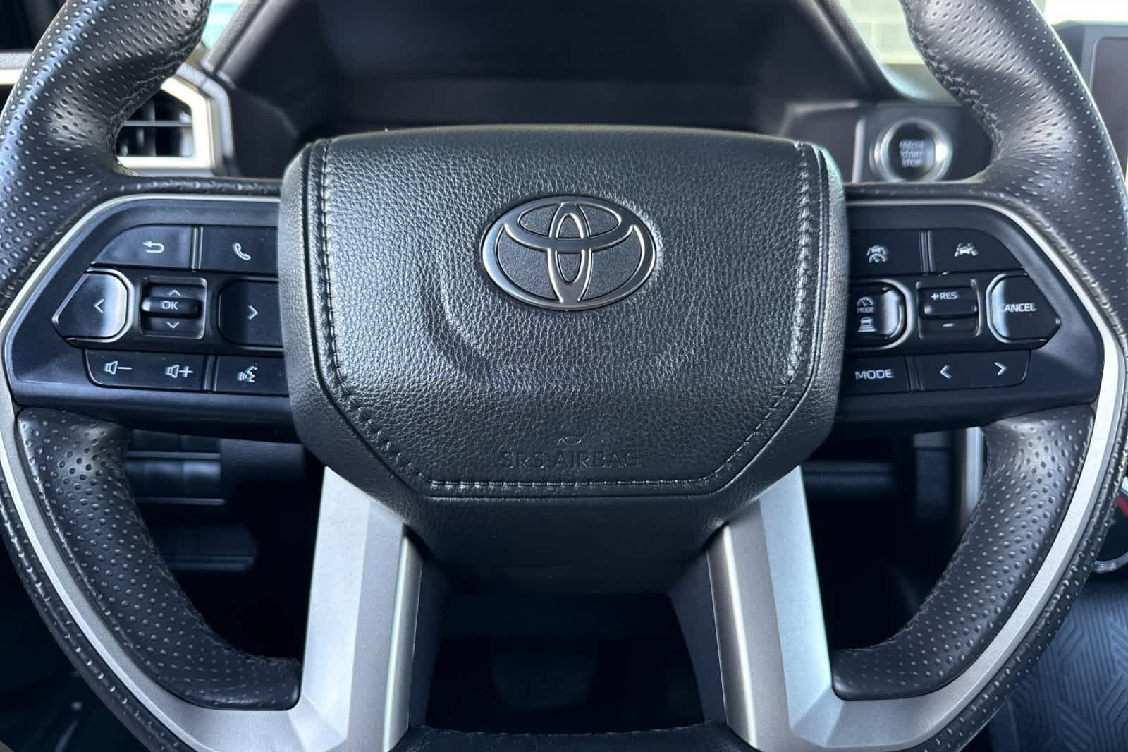 Used 2025 Toyota 4Runner SR5 AWD/4WD image 23