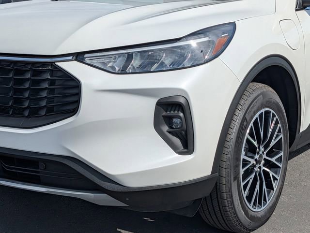 Certified 2025 Ford Escape SE image 8