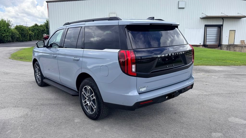 Certified 2025 Ford Expedition Active AWD/4WD image 2