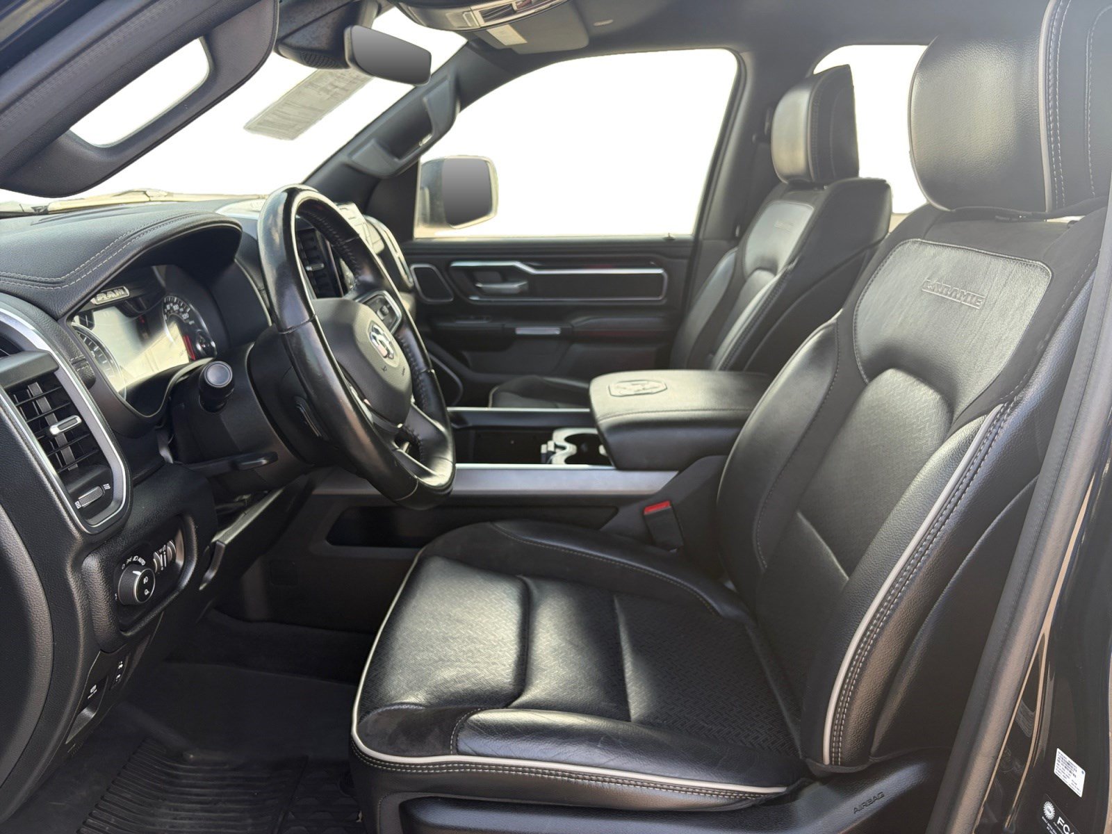 Used 2022 RAM 1500 Laramie AWD/4WD image 11