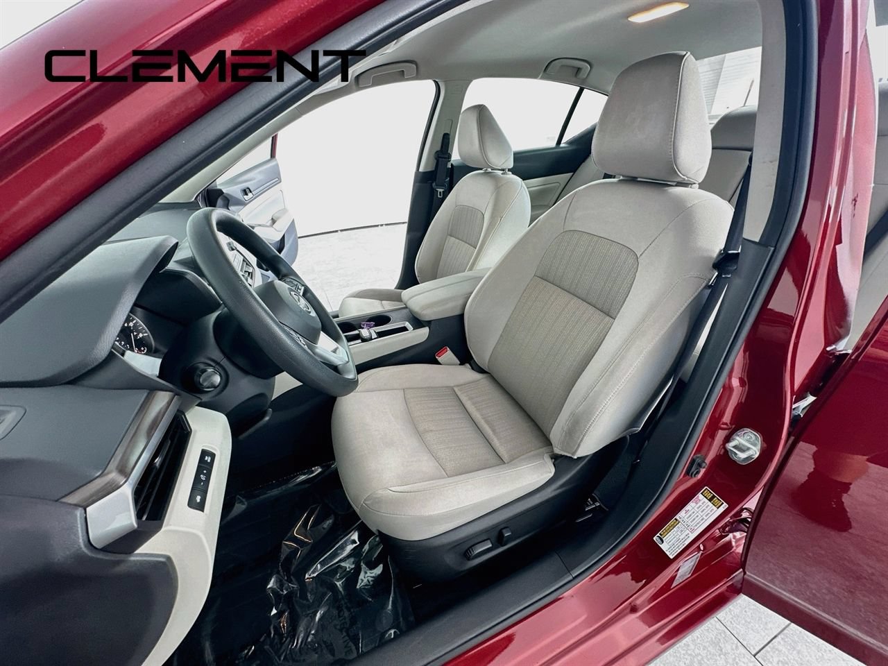 Used 2025 Nissan Altima 2.5 SV FWD image 28