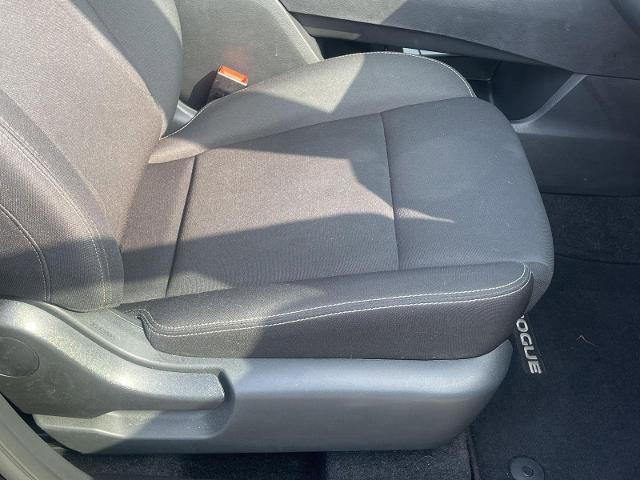 Used 2023 Nissan Rogue S image 17