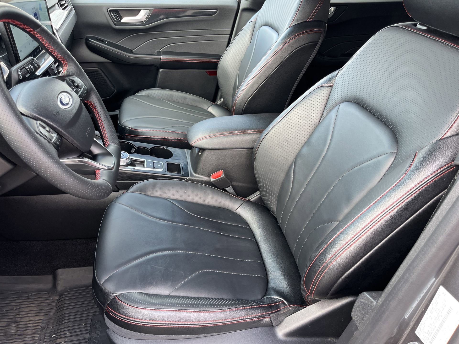 Certified 2025 Ford Escape ST-Line Elite w/ Premium Technology Package image 21