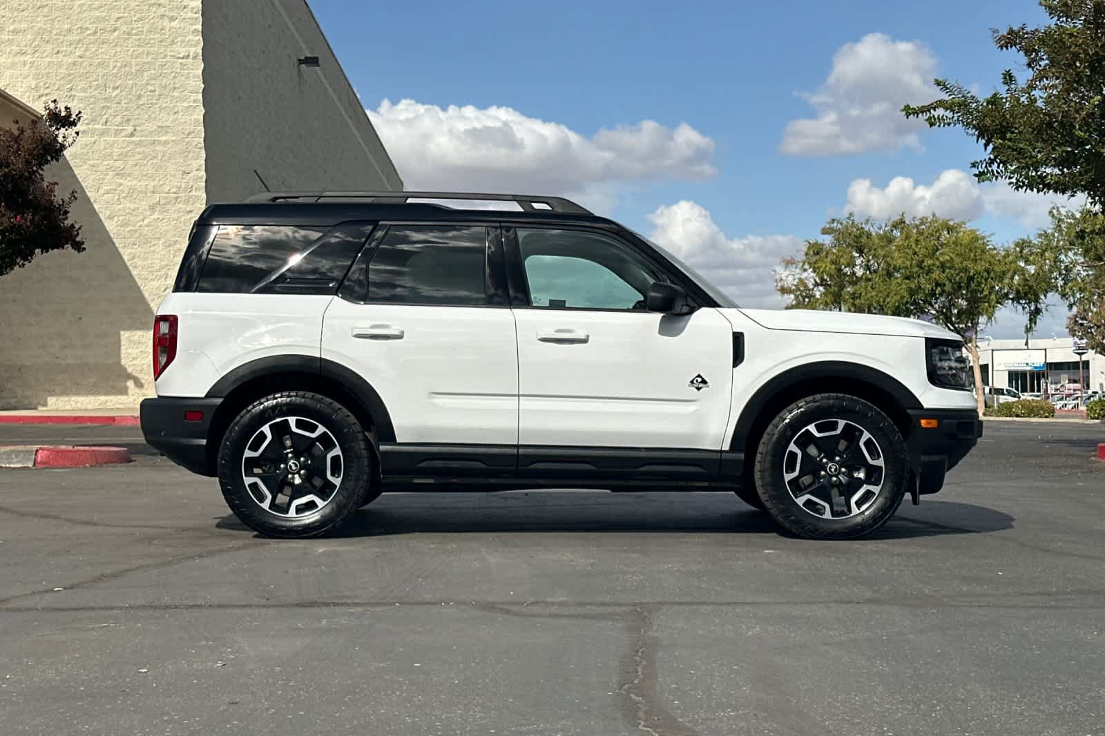 Certified 2023 Ford Bronco Sport Outer Banks AWD/4WD image 9