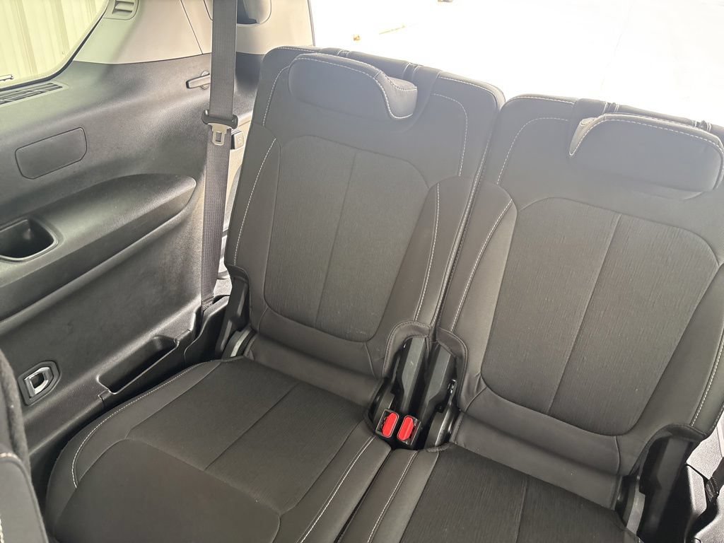 Used 2023 Jeep Grand Cherokee L Laredo AWD/4WD image 29