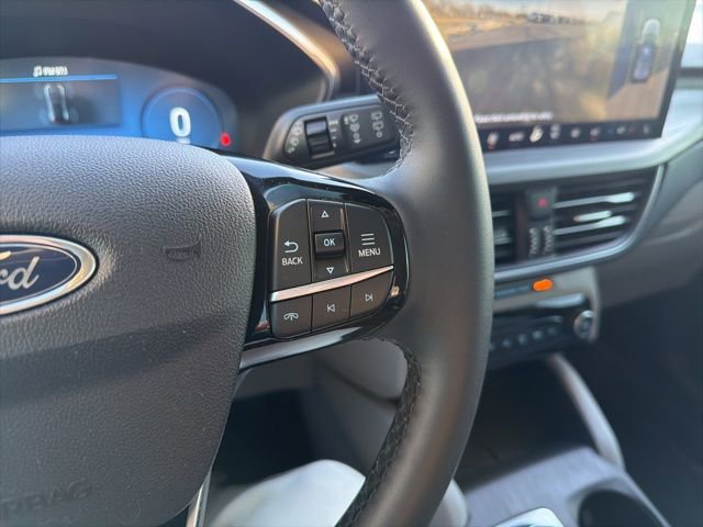Certified 2023 Ford Escape Platinum w/ Premium Technology Package image 43