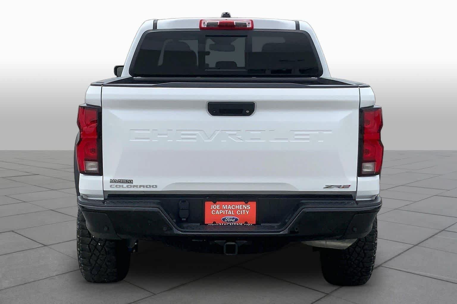 Used 2024 Chevrolet Colorado ZR2 w/ ZR2 Convenience Package III AWD/4WD image 5