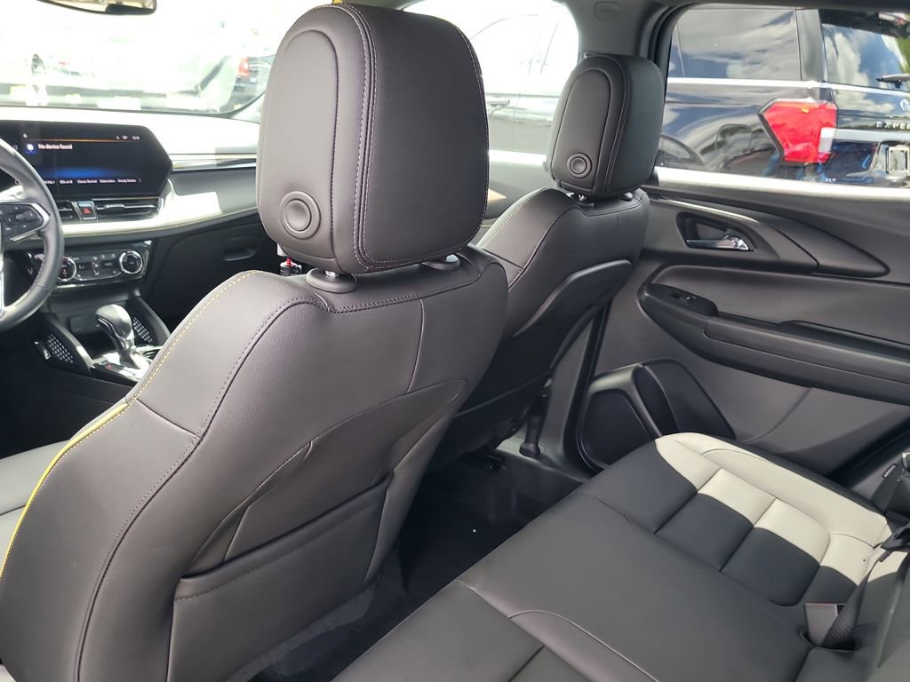 Used 2025 Chevrolet TrailBlazer ACTIV w/ Convenience Package FWD image 11